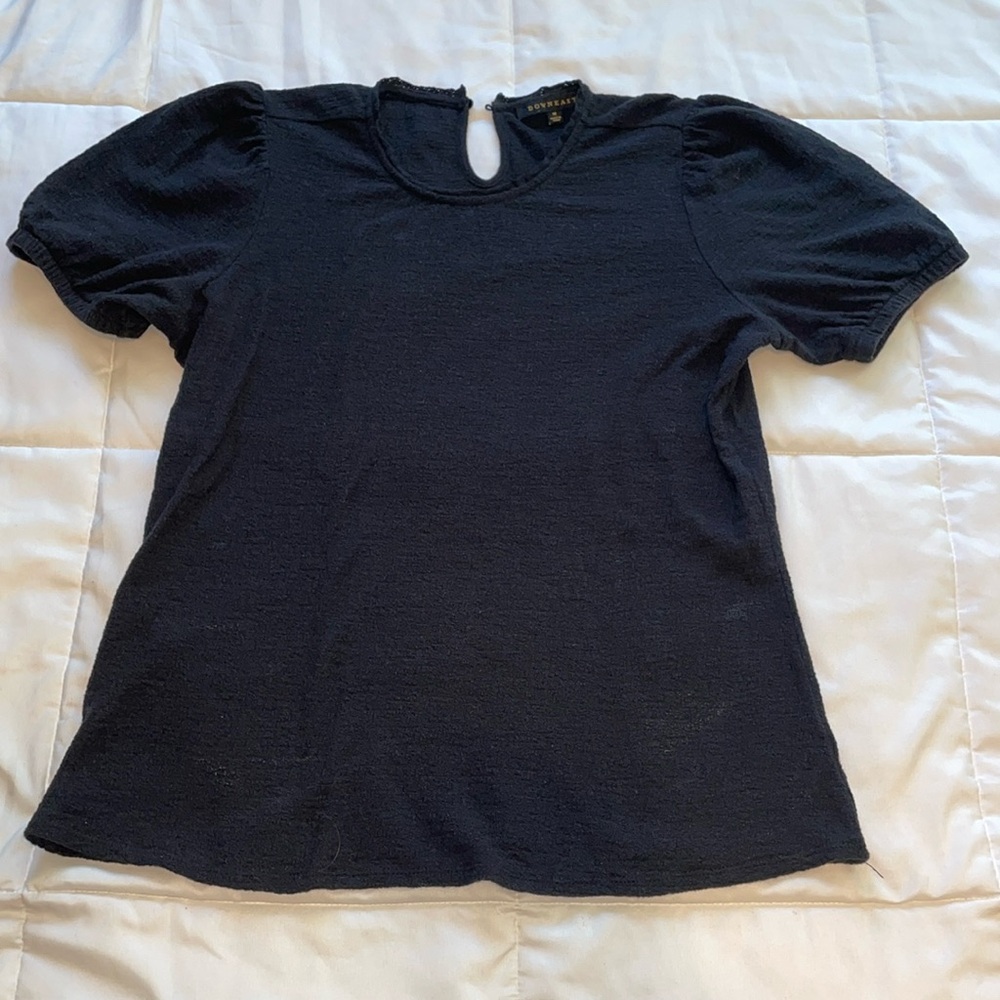DownEast beautiful black crepe blouse. 100% cotton. Women M. Like new condition.